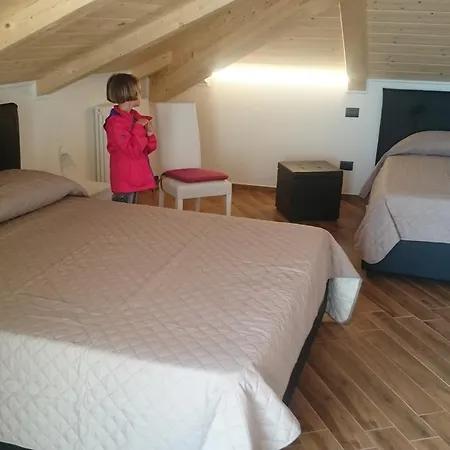 I Monili Монелья